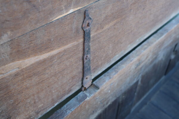 C1770 oak mule chest